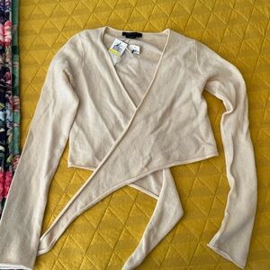 NWT BCBG JERSEY WRAP AROUND CROP SHIRT SWEATER. SIZE MED